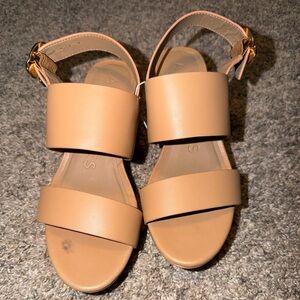 Aerosoles Camera Stylish Tan Sandals